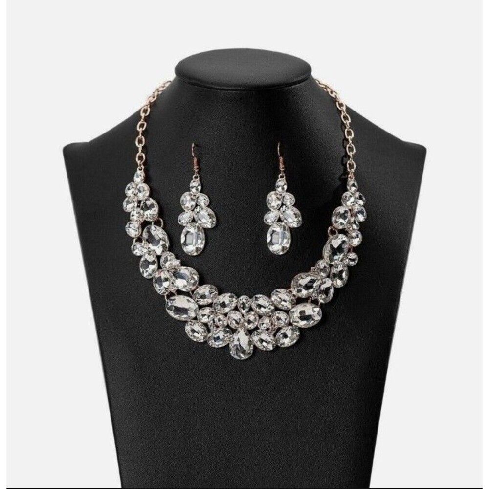 Necklace - Picture 1 of 4